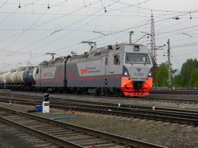 Локомотив гранит 2эс10