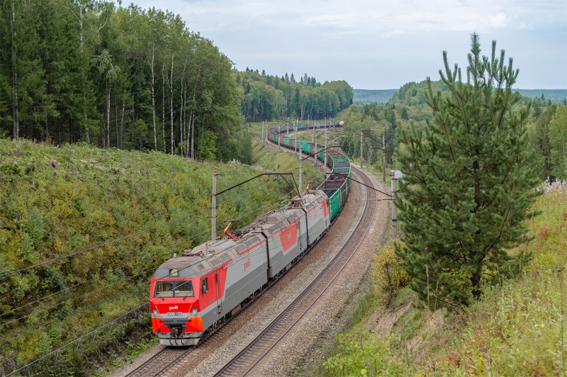 Локомотив гранит 2эс10