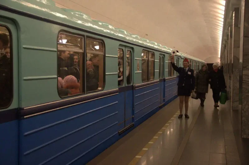 Вагоны метро в Ленинграде