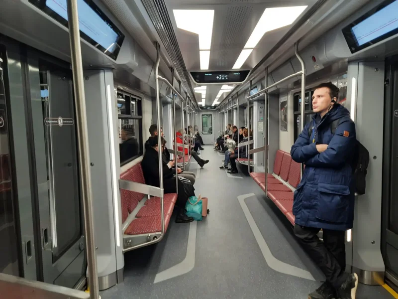 Поезд метро