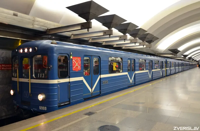 Вагон метро ЕМА 502