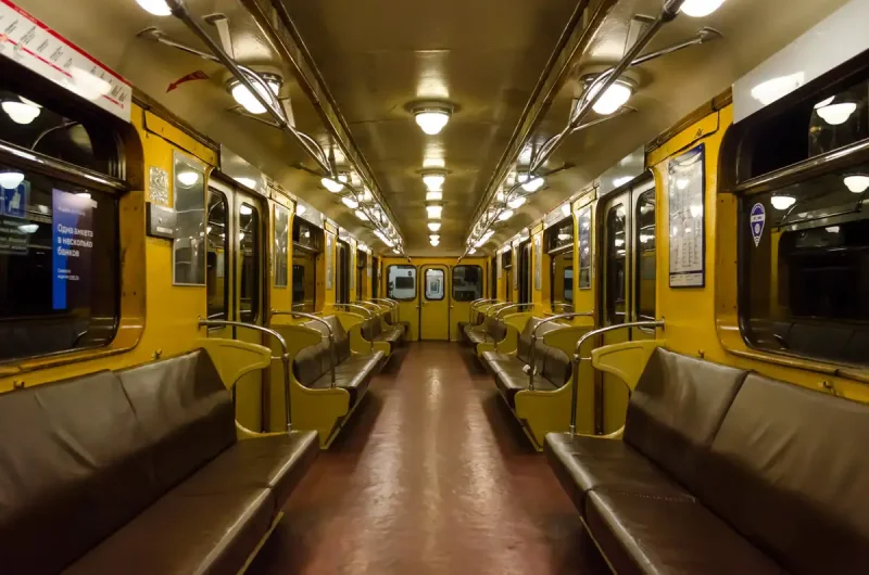Линкрустовый вагон метро СПБ
