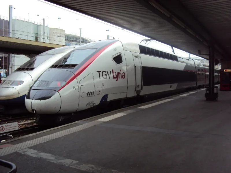 Скоростной поезд TGV Франция