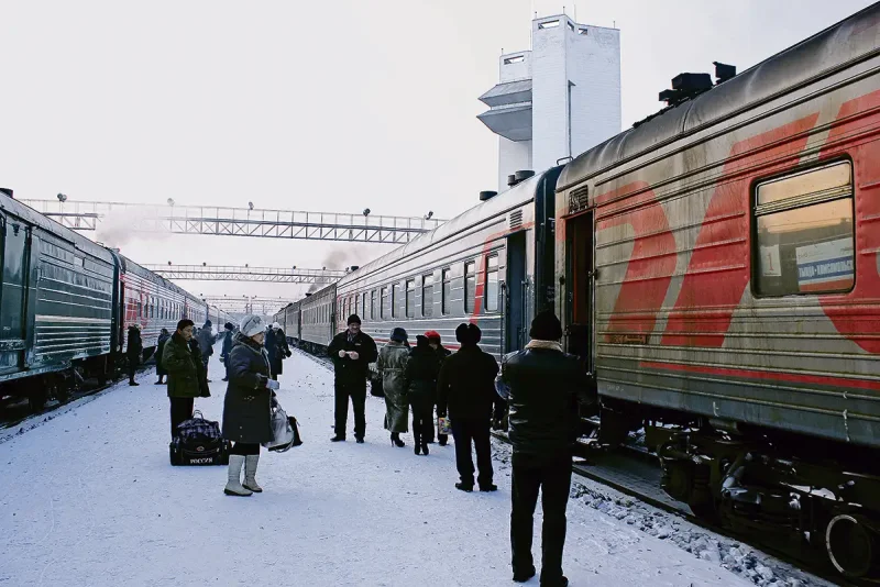 Эп20 001 с двухэтажным поездом
