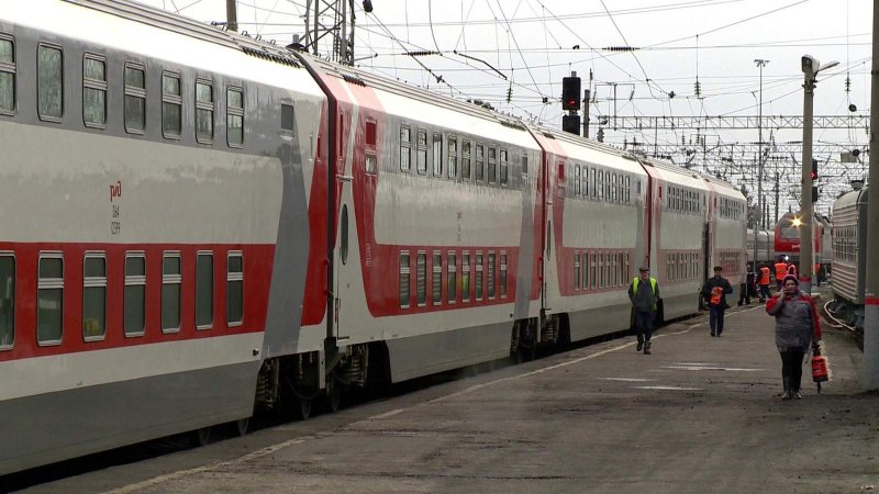 Поезд Сура вагон св