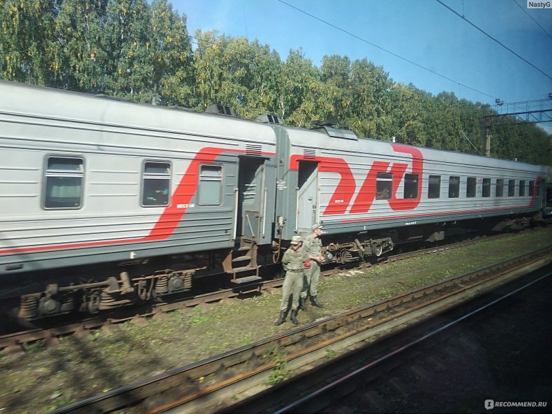 Фирменный поезд Россия 001м Владивосток Москва
