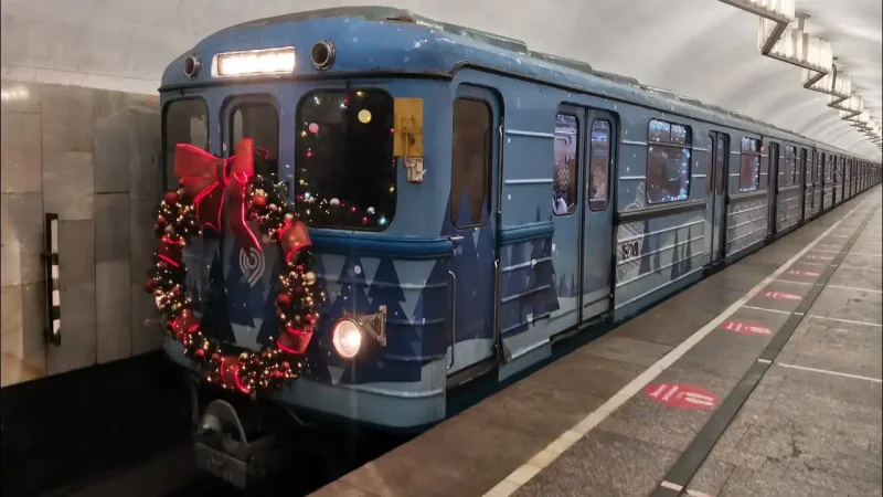 Новогодний поезд еж3 2022