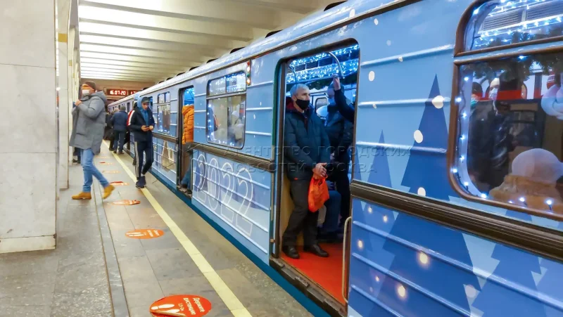Новогодний поезд еж3 2022