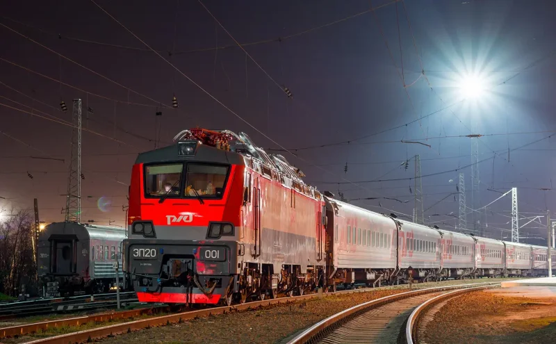 Поезд эп20-001