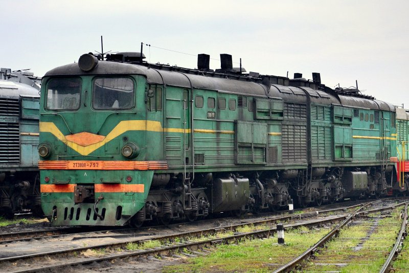 Тепловоз 2тэ10л 2904