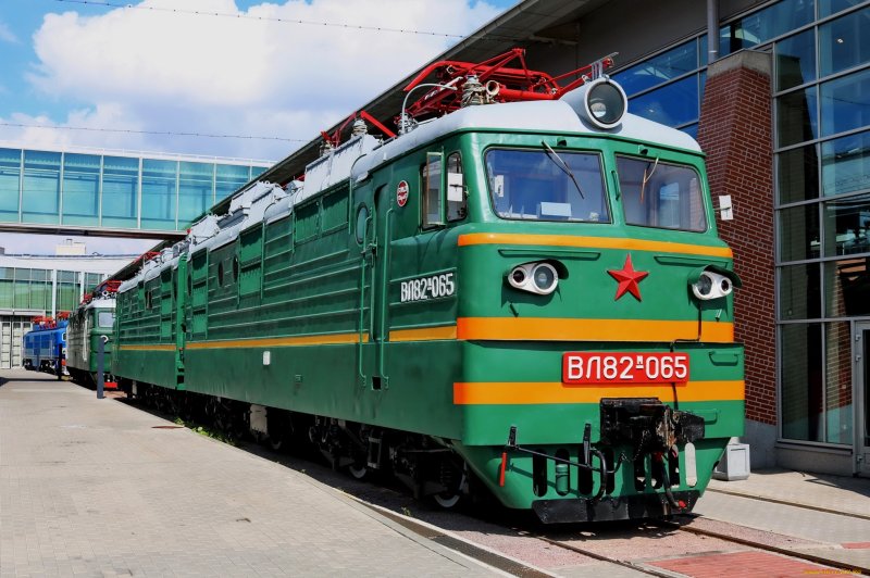Электровоз вл82м
