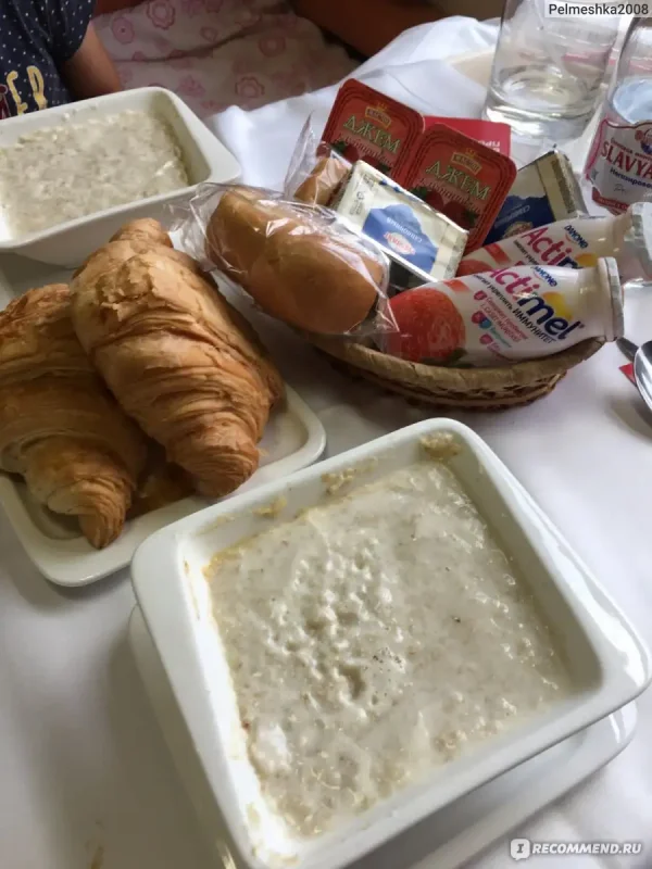 Фирменный поезд РЖД Волга