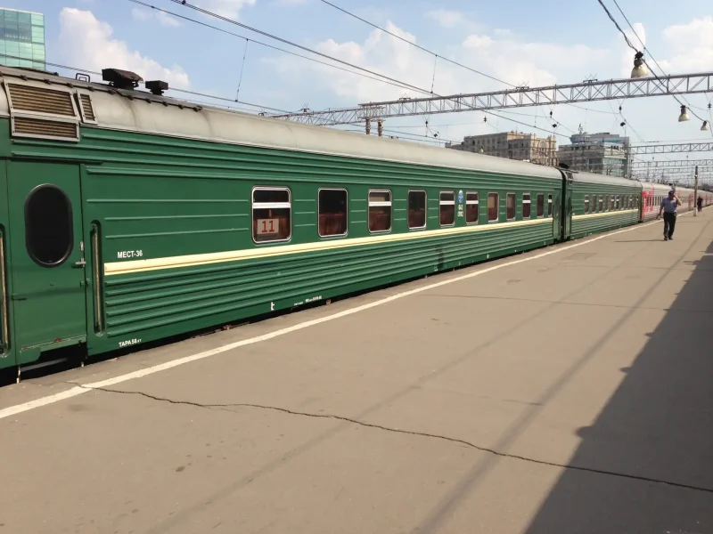 Поезд на Волгоград 015й