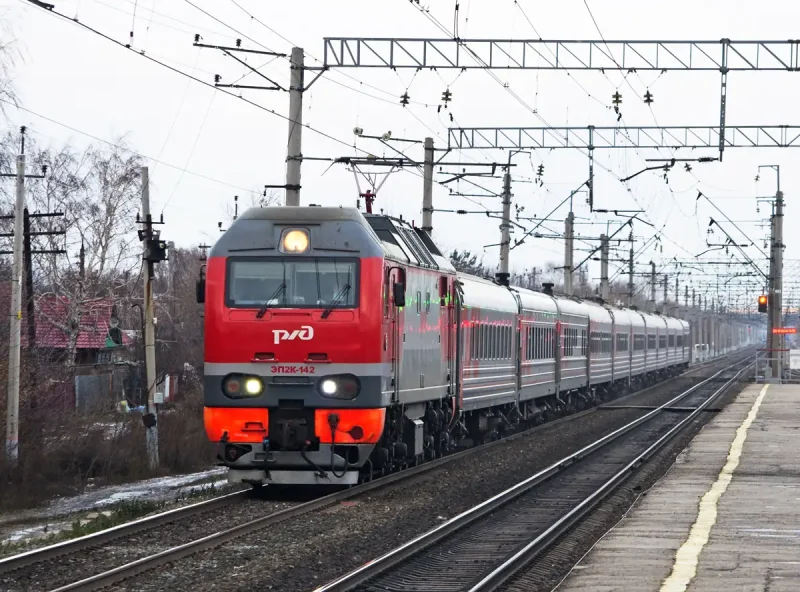 Фирменный поезд Урал 015е купе