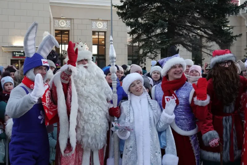 Новогодний поезд Деда Мороза