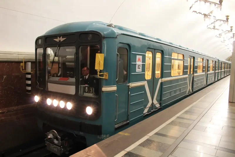 Метро поезда Московского метрополитена