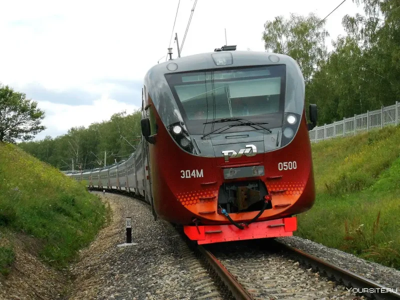 Локомотив-паровоз,тепловоз ,электровоз