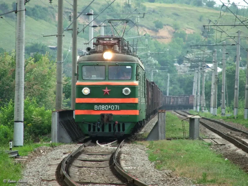 Поезд вл80