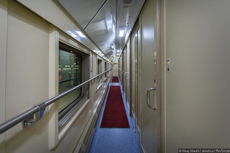 Двухэтажный вагон РЖД внутри купе