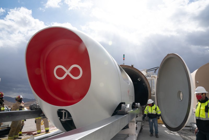 Hyperloop Илон Маск