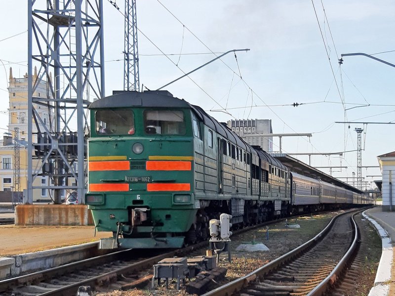 Тепловоз 2тэ 166 на ремонте