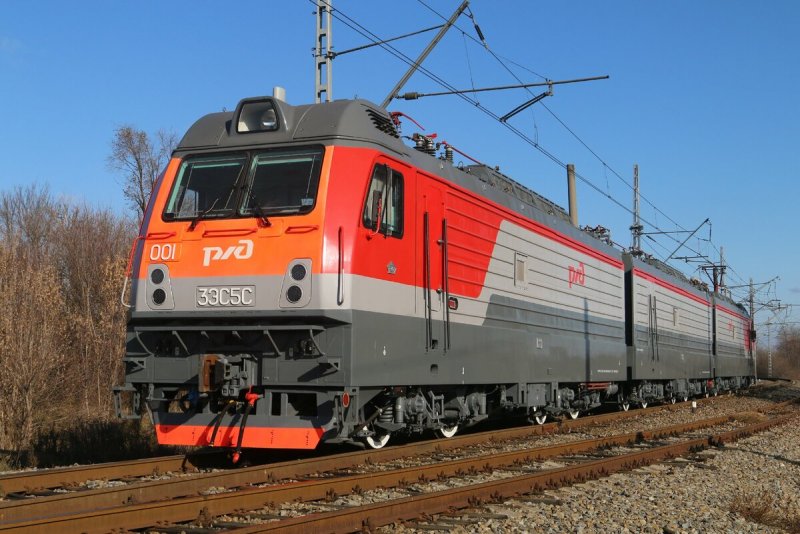 Электровоз 2эс5 001