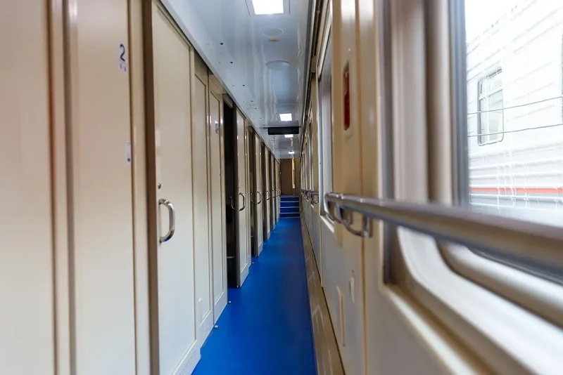 Двухэтажный поезд РЖД купе