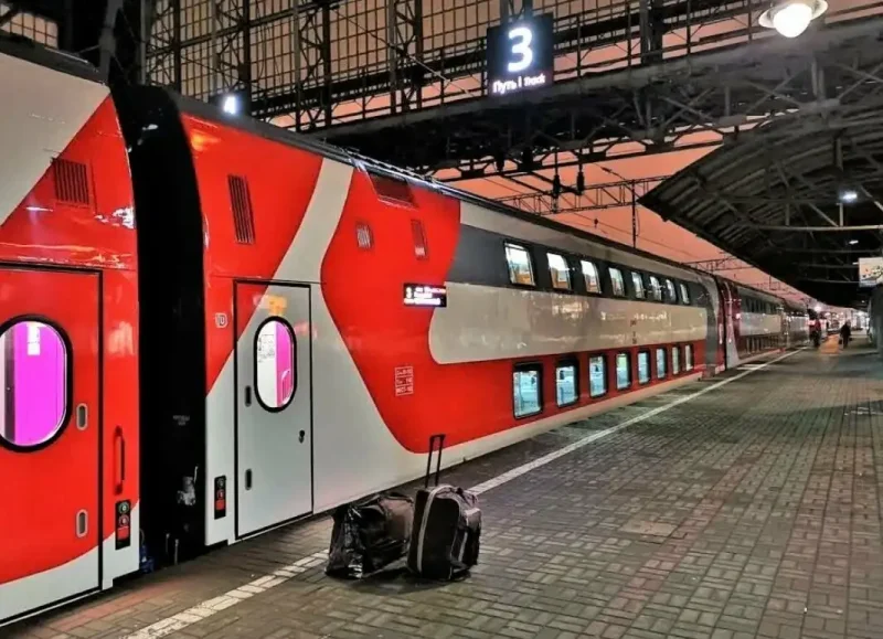 Иван Паристый поезд двухэтажный