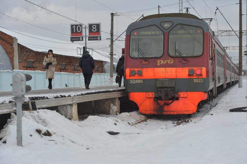 Поезда на станциях метро Москвы