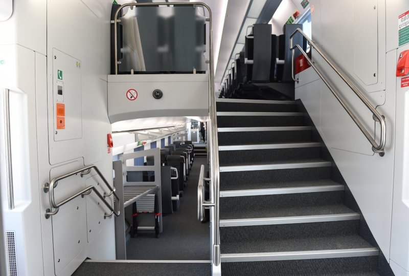 Двухэтажный вагон РЖД купе