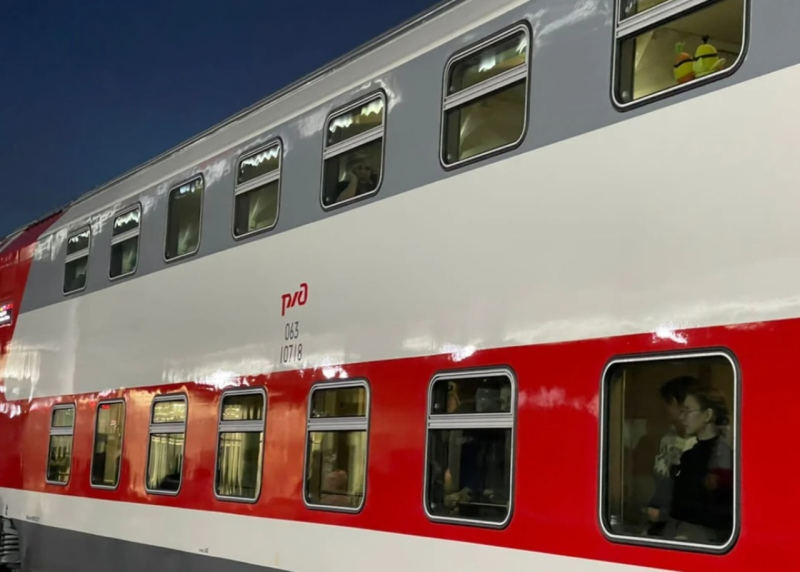 2х этажный поезд внутри купе 2 этаж