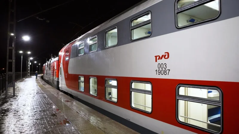 Фирменный поезд Ульяновск Москва двухэтажный