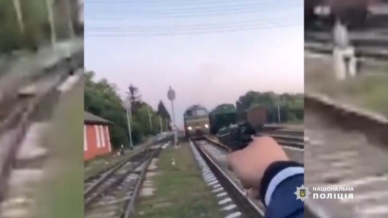 Поезд ночью