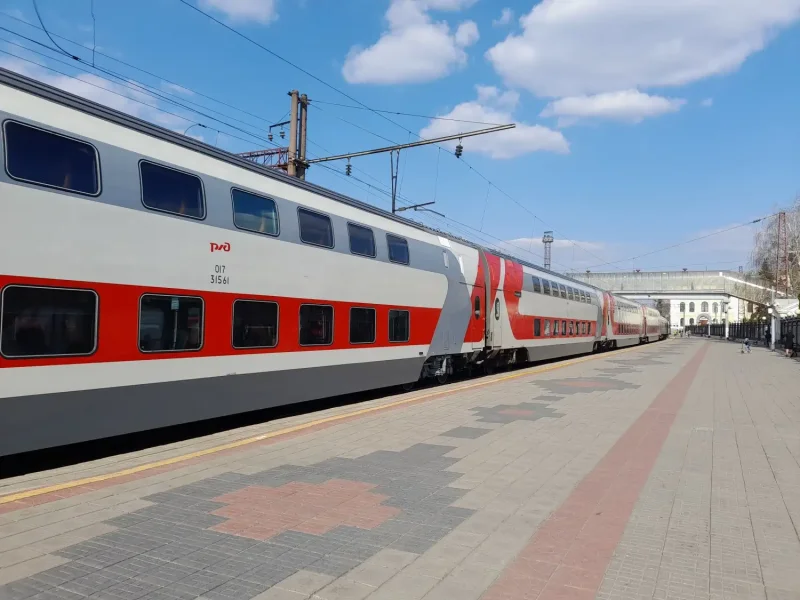 Счастливого пути поезд двухэтажный