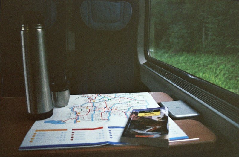 Стол в поезде