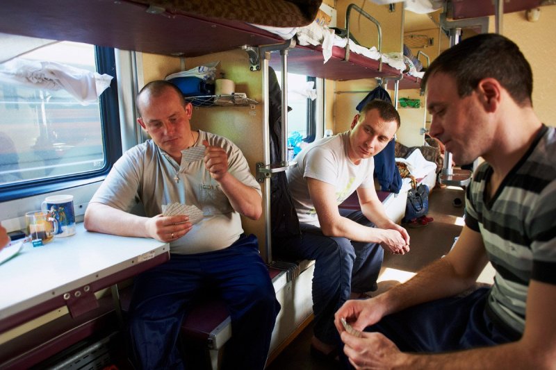 Мужчина в поезде