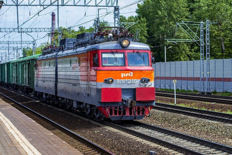 Локомотив вл 100