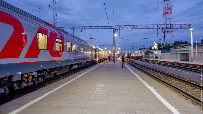 Поезд 643 Кисловодск Адлер фирменный