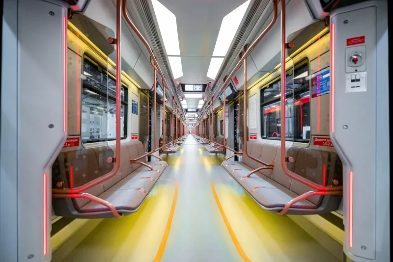 Поезд метро Москва 2020