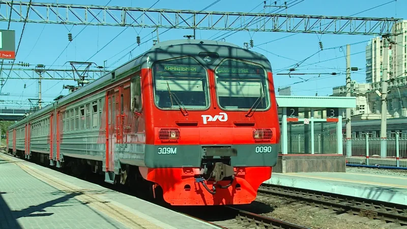 6711/6712 Поезд