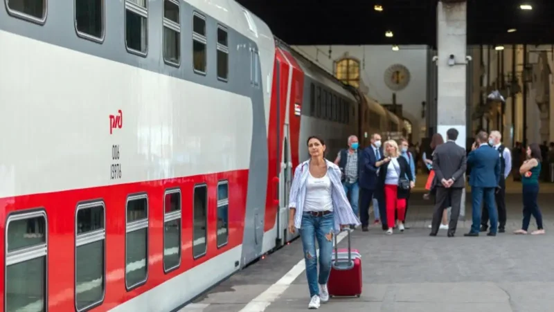 Двухэтажный поезд Мурманск Санкт-Петербург