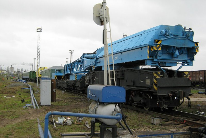 Кран EDK 300 восстановительный поезд