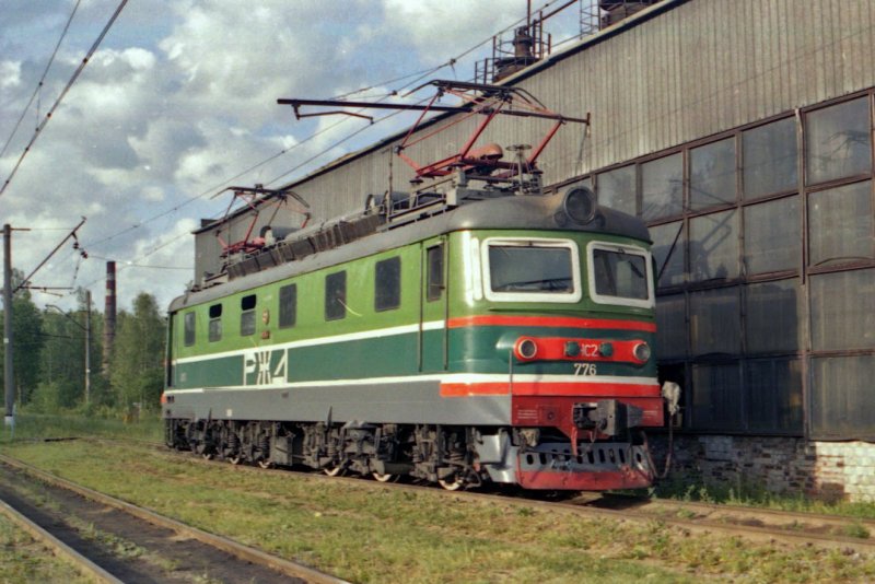 Поезд чс2