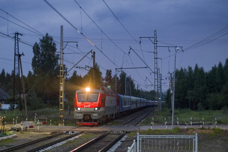 Двухэтажный вагон поезда Мурманск Санкт Петербург