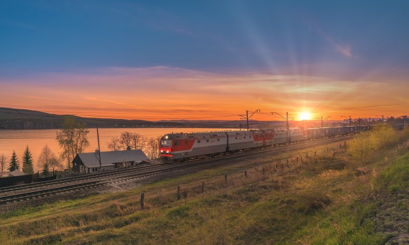 Железная дорога рассвет