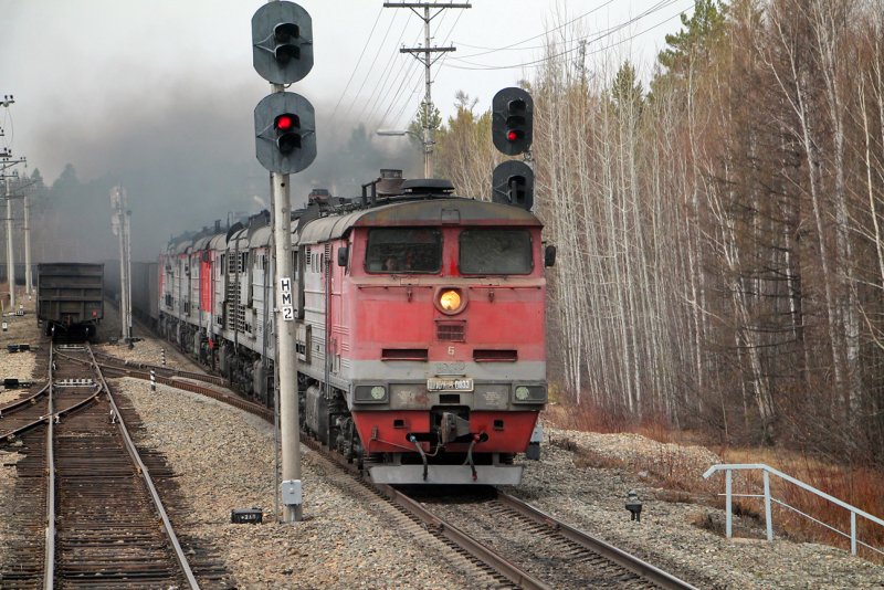 Локомотив поезд 3015