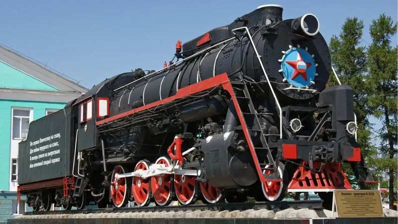 Памятник-паровоз «Феликс Дзержинский» ФД-20-2697