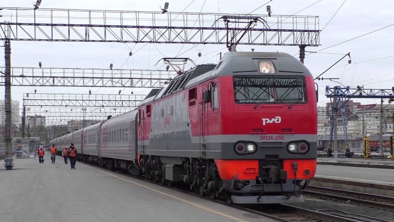 Поезд Адлер-Нижневартовск авария