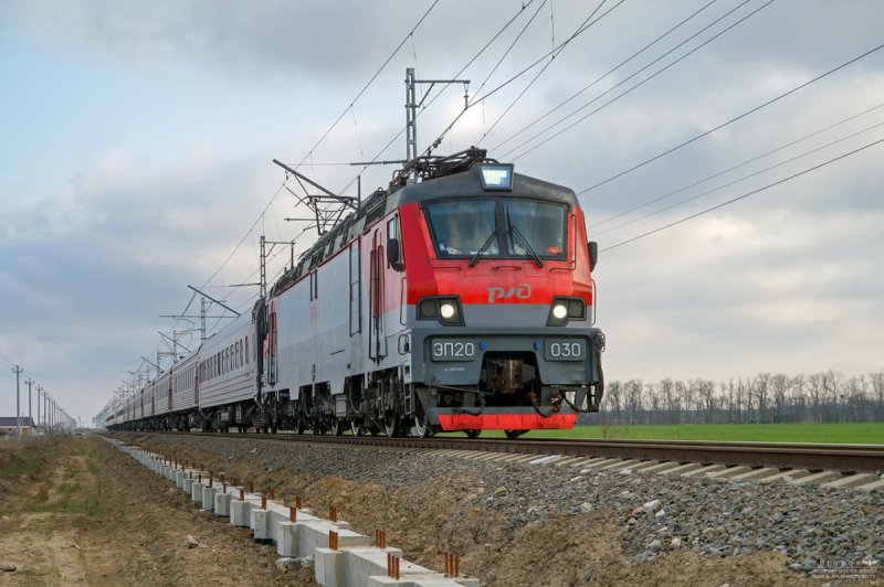 Поезд эп20-001