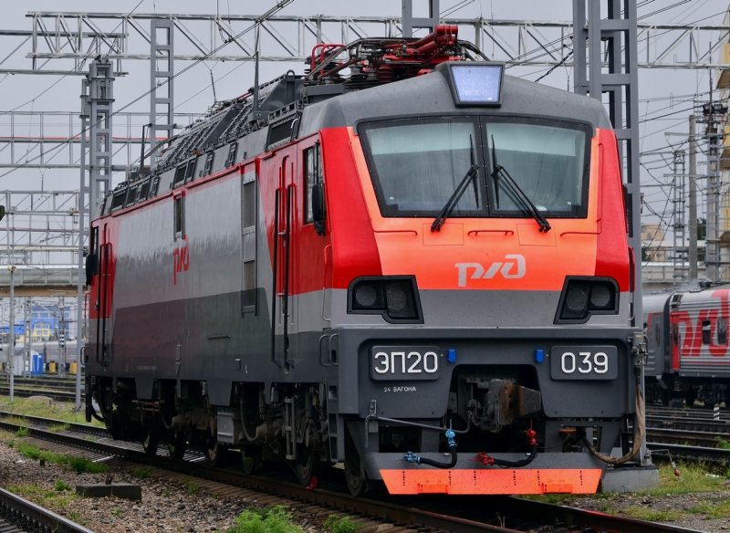 Локомотив поезд эп20